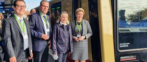 Franziska Giffey nach ihrer ersten Fahrt im Führerstand einer S-Bahn