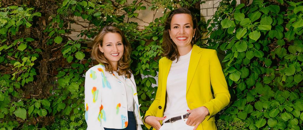Estelle Merle (l.) und Charlotte Pallua haben in Berlin das Start-up Topi gegründet, das eine digitale Plattform für Handelsunternehmen.