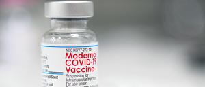 Eine Ampulle des Covid-19-Impfstoffs von Moderna.