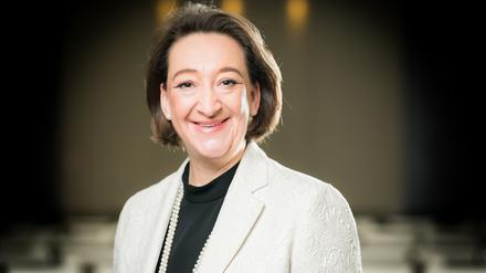 HANDOUT - 06.03.2018, Frankfurt/Main: Karina Ansos (50) leitet ab dem 17. Oktober das Hotel Adlon Kempinski am Brandenburger Tor. Erstmals gibt es damit eine Direktorin in dem traditionsreichen Haus. (zu dpa «Hotel Adlon wird erstmals von einer Frau geleitet») Foto: Manuel Dorn/Kempinski Hotel/dpa - ACHTUNG: Nur zur redaktionellen Verwendung im Zusammenhang mit der aktuellen Berichterstattung und nur mit vollständiger Nennung des vorstehenden Credits +++ dpa-Bildfunk +++