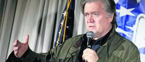 Bei Trumps ehemaligen Chefberater Stephen Bannon ist bekannt, aus welcher politischen Ecke seine Verschwörungstheorien kommen. 