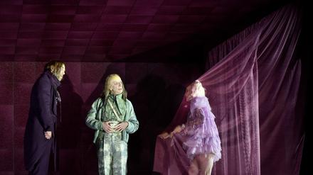 Anne Lenks „Minna von Barnhelm“ mit Max Simonischek, Bernd Moss, Lorena Handschin.