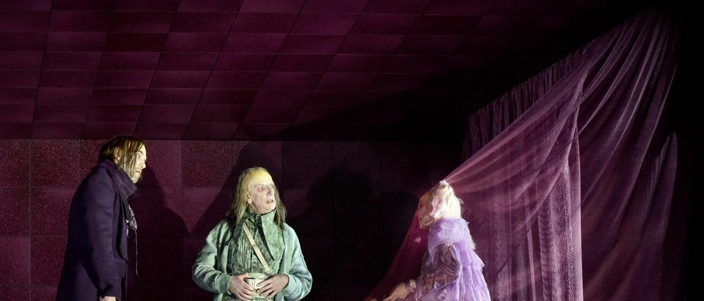 Anne Lenks „Minna von Barnhelm“ mit Max Simonischek, Bernd Moss, Lorena Handschin.