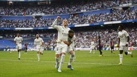 Federico Valverde (li.) und Karim Benzema brachten die Madrilenen in Führung.