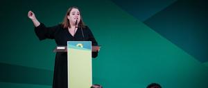 Ricarda Lang, Bundesvorsitzende von Bündnis 90/Die Grünen, spricht beim Grünen-Bundesparteitag über die Klimakrise als Menschheitsaufgabe.