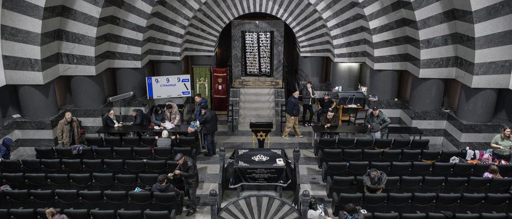 Die Goldene-Rosen-Synagoge im Menorah-Center von Dnipro ist das wichtigste jüdische Gotteshaus der Stadt, auch Rabbi Mayer Stambler kommt regelmäßig hierher.