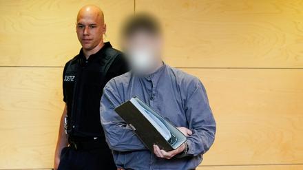 Die Staatsanwaltschaft wirft einem 39 Jahre alten Mann vor, eine junge Polizistin und ihren Kollegen bei einer Verkehrskontrolle erschossen zu haben (Archivbild).