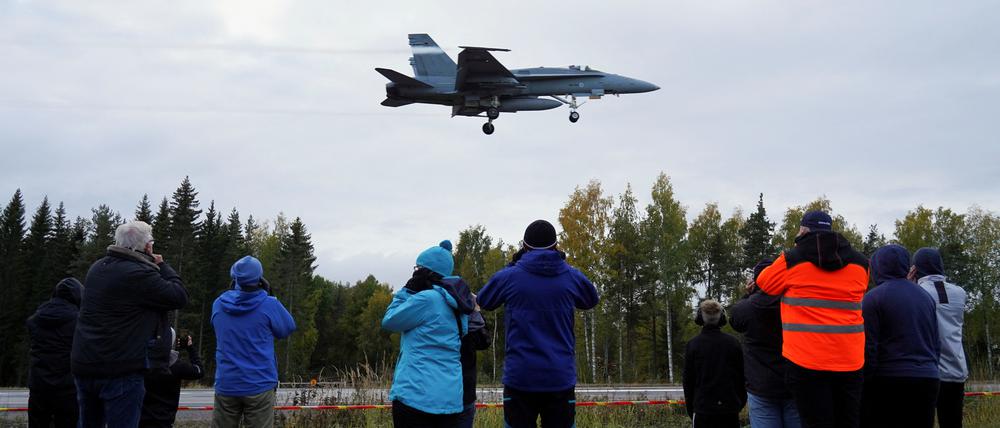Ein finnischer F/A-18 Hornet Kampfjet bei der jährlichen Militärübung im September. (Archivbild)