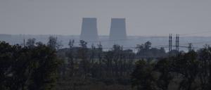 Das Kernkraftwerk Saporischschja ist aus einer Entfernung von etwa zwanzig Kilometern zu sehen.