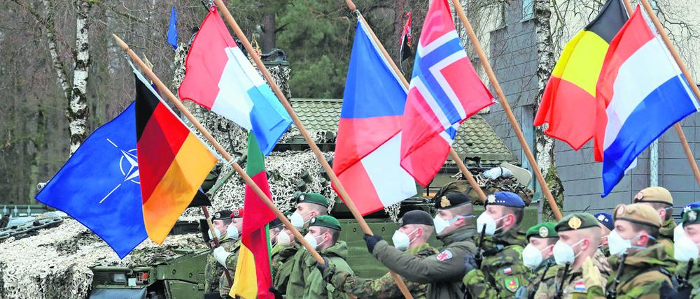 Nato-Soldaten bei einer Zeremonie in Litauen (Archivbild vom Februar 2022) 