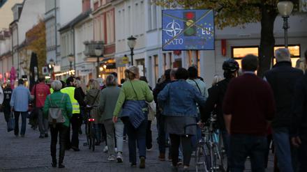 Ein Bild der Demonstration am Montagabend in der Brandenburger Straße.