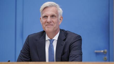 Wirtschaftssenator Stephan Schwarz stellte am Dienstag das 100 Millionen Euro umfassende Liquiditätsprogramm für Unternehmen vor.