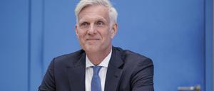 Wirtschaftssenator Stephan Schwarz stellte am Dienstag das 100 Millionen Euro umfassende Liquiditätsprogramm für Unternehmen vor.