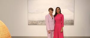  Brückenbauerinnen in die Moderne. First Lady Elke Büdenbender mit Spaniens Königin Letizia im Palais Populaire.