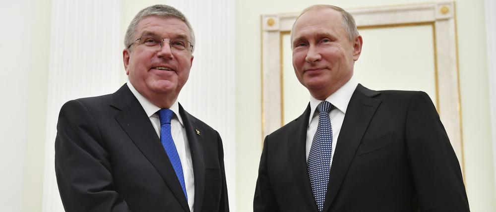 Thomas Bach (l.) und Wladimir Putin (r) pflegten eine enge Beziehung. 