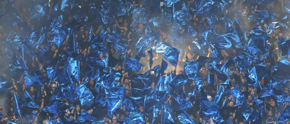Mannheims Fans vor dem Spiel. Da war die Stimmung noch gut. Dann gab es gleich mehrere Ärgernisse für den Drittligisten.