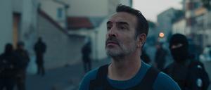 Fred (Jean Dujardin) ermittelt in den Tagen nach den Anschlägen unter Hochdruck.