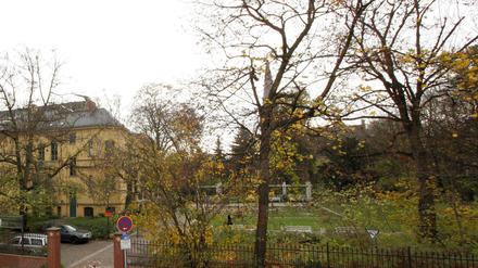 Die Grünfläche hinter der Schwartzschen-Villa in Berlin-Steglitz wird zum Charkiw-Park