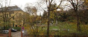 Die Grünfläche hinter der Schwartzschen-Villa in Berlin-Steglitz wird zum Charkiw-Park