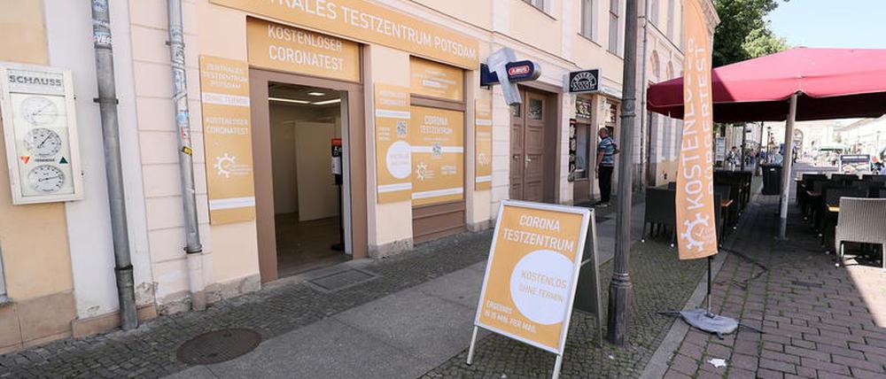 Corona-Teststation in der Potsdamer Innenstadt.