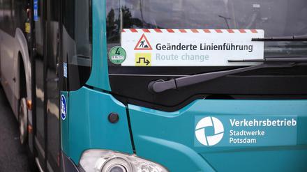 Busse werden wegen Bauarbeiten umgeleitet. 