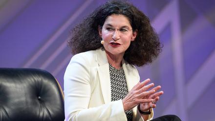 Tina Müller, Wirtschaftsmanagerin und Vorsitzende der Geschäftsführung der Parfümerie Douglas, während eines Talks.