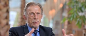 Christoph Daum im Oktober 2020 während eines Interview in München. 