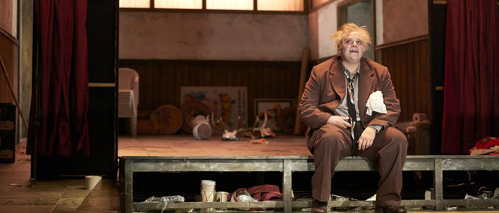 Stefanie Reinsperger in der Titelrolle des „Theatermachers“. Foto: Matthias Horn/BE