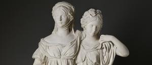 Johann Gottfried Schadows Doppelstandbild der Prinzessinnen Luise und Friederike von Preußen, 1795.