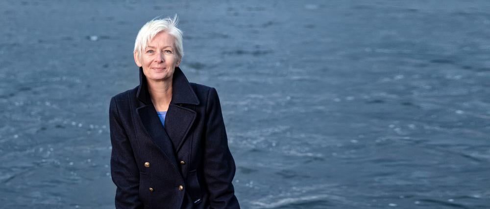 Dörte Hansen an der Nordsee.