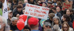 Für Solidarität ist es nie zu spät. Demonstration im Berliner Invalidenpark, Oktober 2022.