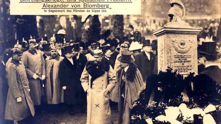 Die Einweihung des Denkmals.