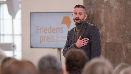 Serhij Zhadan, ukrainischer Schriftsteller und Musiker, nach seiner Friedenspreis- Rede
