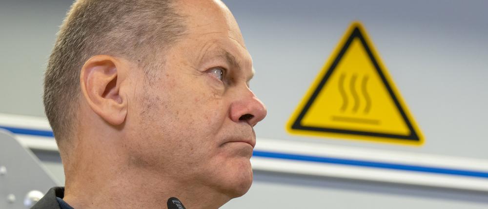 Bundeskanzler Olaf Scholz bestimmt die Richtlinien der Politik. So will es die Verfassung.