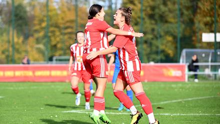 Großer Jubel über das 3:1 im Topspiel. 