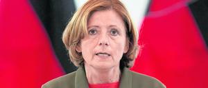 Die rheinland-pfälzische Ministerpräsidentin Malu Dreyer (SPD) spricht bei einer Pressekonferenz. 