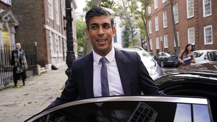 Conservative Party leadership candidate Rishi Sunak leaves the campaign office in London, Monday, Oct. 24, 2022. Former British Treasury chief Rishi Sunak is frontrunner in the Conservative Party's race to replace Liz Truss as prime minister. (AP Photo/Aberto Pezzali)