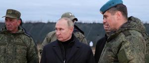 Der russische Präsident Wladimir Putin besucht ein militärisches Ausbildungszentrum des westlichen Militärbezirks für mobilisierte Reservisten in der Region Rjasan, Russland. (Archiv)
