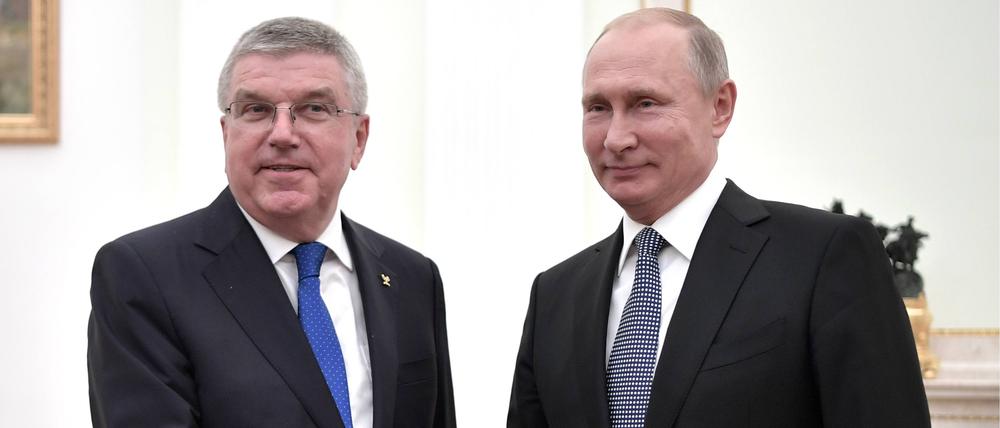 Wladimir Putin und Thomas Bach verbindet eine langjährige Beziehung.