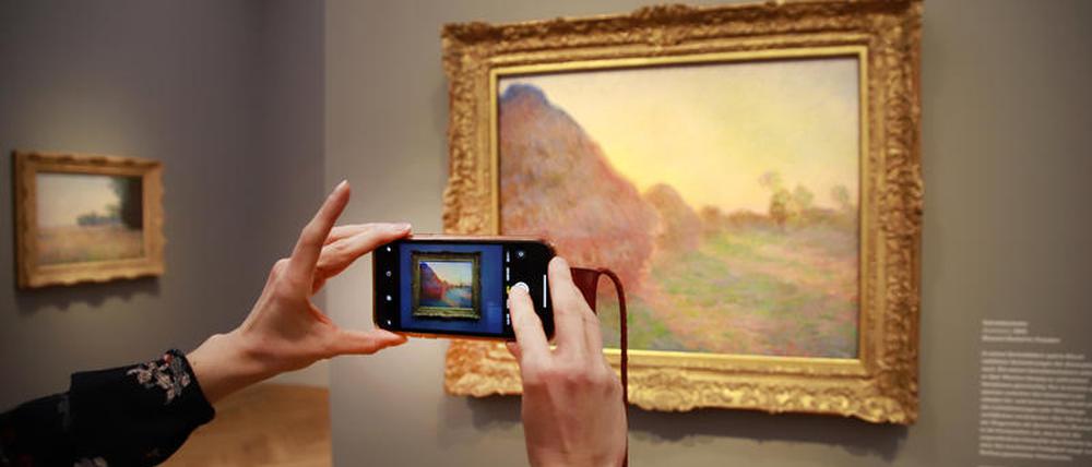 Das Gemälde „Getreideschober“ von Claude Monet hat Barberini-Stifter Hasso Platter 2019 für 111 Millionen Euro gekauft.