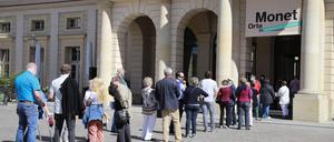 Im Museum Barberini hatten am Sonntag Klima-Aktivisten ein Gemälde von Monet mit Kartoffelbrei beworfen.