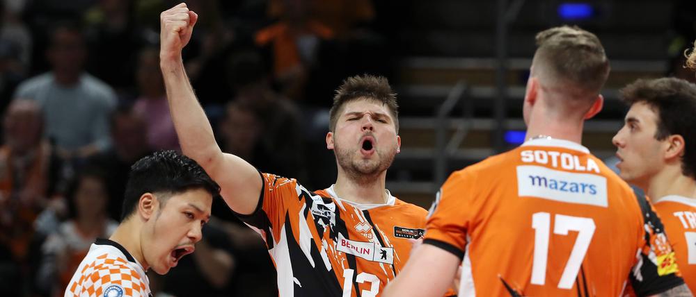 Auf sie mit Gebrüll! Die Volleys sind bereit für die Lünehünen.