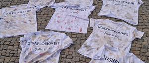 Protestaktion von Amnesty gegen die Menschenrechtsverletzungen in Katar.