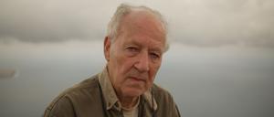 Werner Herzog nimmt immer wieder Anlauf, hebt manchmal sogar ab. 
