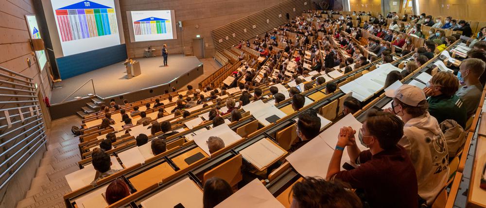 Aufgrund der Energiekrise, ausgelöst durch den Ukraine-Krieg, rechnen Hochschulen im Schnitt mit Mehrkosten pro Studierendem von 347 Euro.
