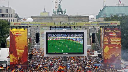 Da war ein Fest. Die Fanmeile am Brandenburger Tor in Berlin platze aus allen Nähten.