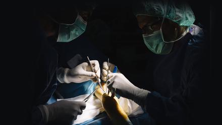 Auch ohne regulären Strom müssen Operationen möglich sein.