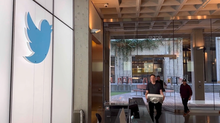 Tesla-Chef Elon Musk besucht den Hauptsitz des Kurznachrichtendienstes Twitter in San Francisco.