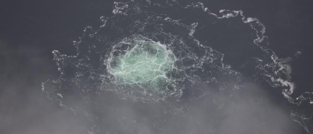 Ein Gasleck bei Nord Stream 2 in der Ostsee, fotografiert aus einem Flugzeug der schwedischen Küstenwache. 