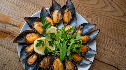 Schmecken nachts besonders gut: Miesmuscheln Midye Dolma im „Midye 47“.